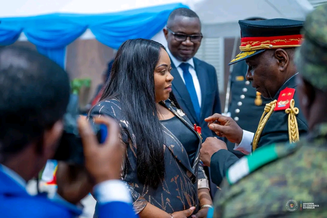 RDC : Julien Paluku décoré à Kinshasa pour sa contribution aux lettres et aux sciences