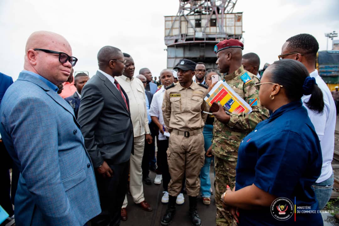 RDC : En descente au Beach Ngobila, Julien Paluku constate l'absence d'entrepôts et de chambres froides