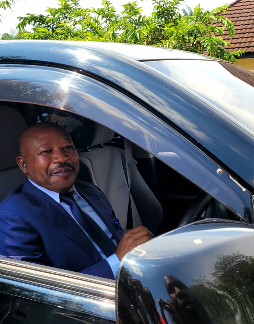 Beni : le gouverneur Evariste Somo remet des jeeps neuves aux membres de son gouvernement