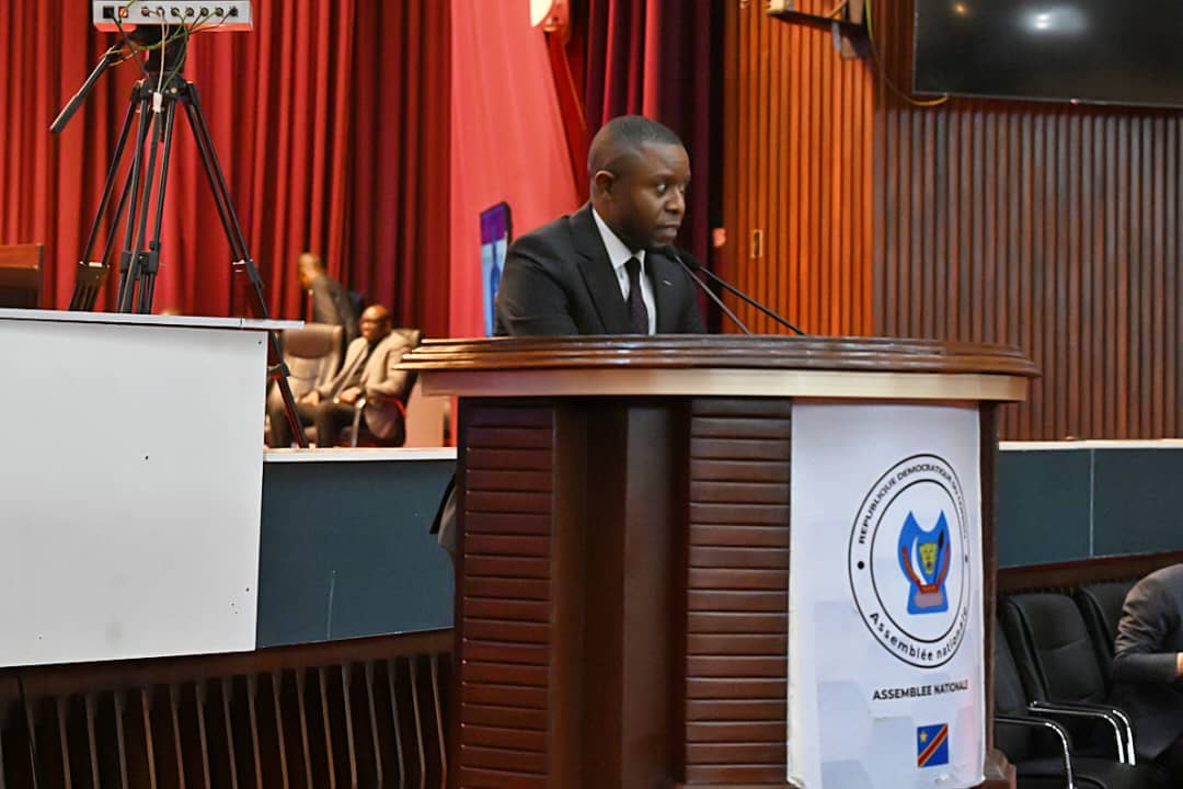 RDC : Carly Nzanzu Kasivita dénonce le non-respect des allégements fiscaux dans les provinces sous état de siège