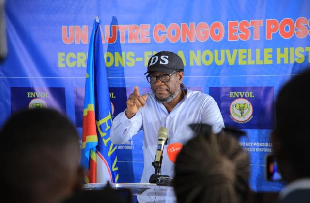 RDC : Delly Sesanga lance une offensive politique contre Félix Tshisekedi à l’approche de la fin de son mandat