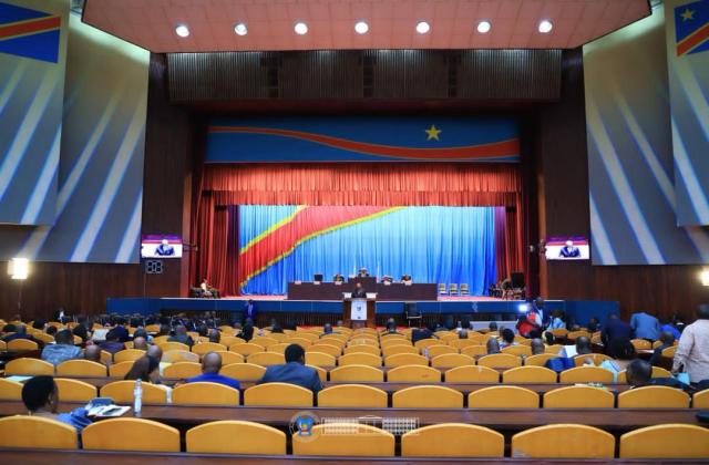 RDC – Non convaincus des réponses du DG de Trans Academia sur sa gestion : les parlementaires acceptent la transformation de la question orale en interpellation