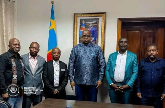 Kinshasa : auprès du Ministre Floribert Anzuluni, les députés provinciaux élus de Fizi insistent sur la sécurité et la stabilité des institutions