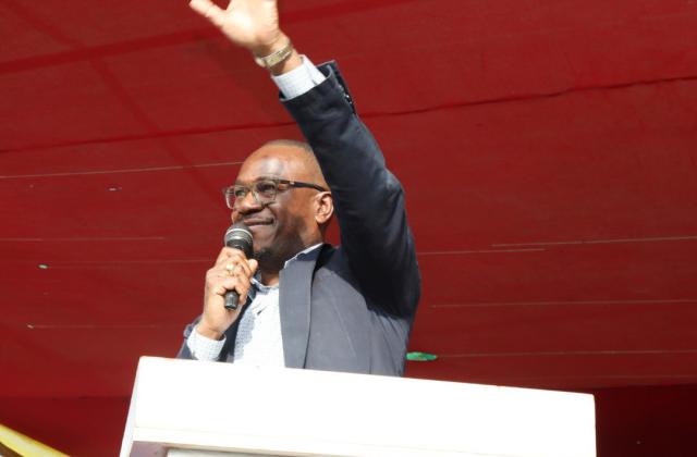 « Nous irons jusqu’au bout » : après la dispersion de la marche du C64, Delly Sessanga reste inébranlable