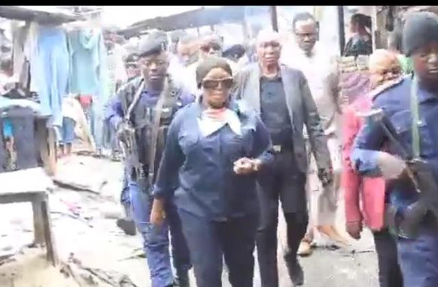 RDC : la Vice-Ministre de l’Intérieur condamne des actes de torture présumés dans un sous-commissariat de la PNC de Kisenso