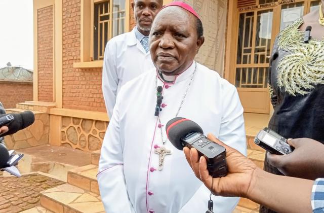 L’Évêque de Butembo-Beni prend de nouvelles mesures dans les églises catholiques pour lutter contre Ebola
