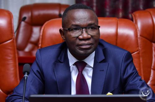 <p>En marge du FT Africa Summit : Julien Paluku a échangé avec le département du trésor Britannique qui accompagne financièrement les investisseurs du Royaume-Uni</p>
