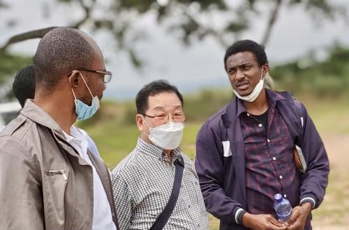 <p>Processed with Focos</p>
