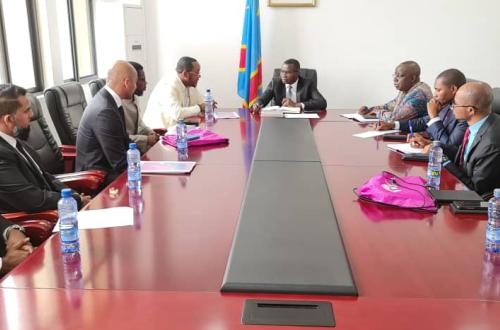 <p>La société sud-africaine MOBICEL envisage d’installer ses usines de téléphones et d’ordinateur en RDC</p>
