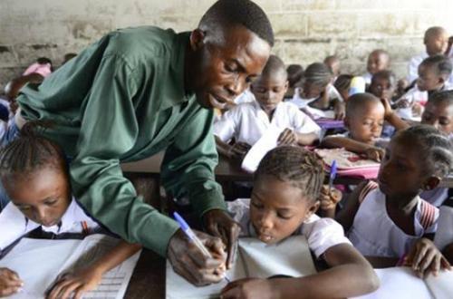 <p>Protocole d’accord de Bibwa : “Le gouvernement de la RDC va payer les enseignants un acompte aux deux piliers” (Ministère de l’EPST)</p>
