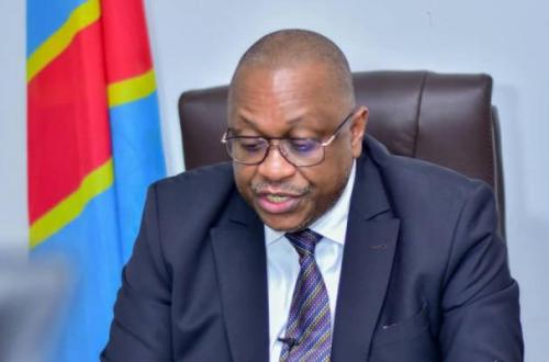 <p>Grève dans le secteur de la santé : Le ministre Mbungani encouragé à poursuivre les discussions</p>
