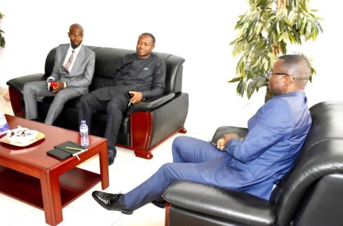 Kinshasa : La société EBENEZER envisage l’implantation d’une usine de papeterie en ZES pilote de Maluku