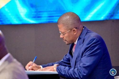 Kinshasa : Il n’y aura pas de pénurie de carburant, rassure le ministre Didier Budimbu 