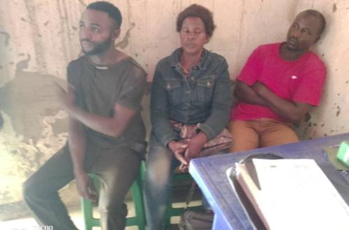 Ituri : Trois personnes arrêtées avec deux armes à feu par les services de sécurité à Komanda