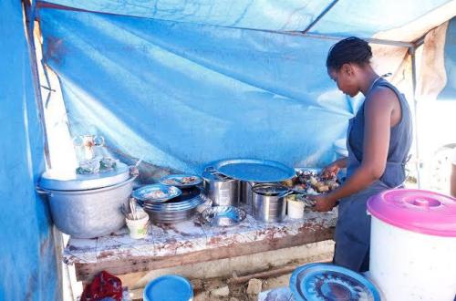 Goma : La vente d'aliments cuits à ciel ouvert, un problème croissant avec des dangers sanitaires