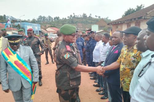 Lubero : Constant Ndima donne ordre au commandant des opérations Sokola 1 à traquer tous les Maï-Maï réfractaires au PDDRC-C