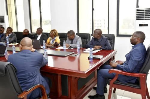 Kinshasa : Julien Paluku préside la réunion de dernier réglage pour l’inauguration des usines de la CHRISNOVIC dans le Kwilu