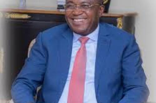 Gentiny Ngobila quitte le groupe WhatsApp de l'Union Sacrée en pleine crise à l'hôtel de ville de Kinshasa