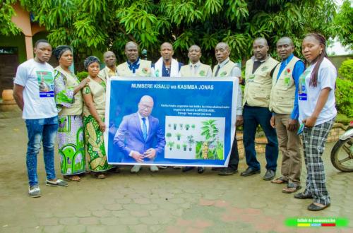 Jonas Kasimba pillier de la relance du marché agricole de Ruwenzori reçoit l'appréciation de la coopérative des agriculteurs