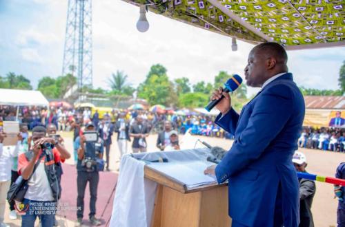 Sankuru : Muhindo Nzangi procède à la clôture officielle de l'année académique 2022-2024
