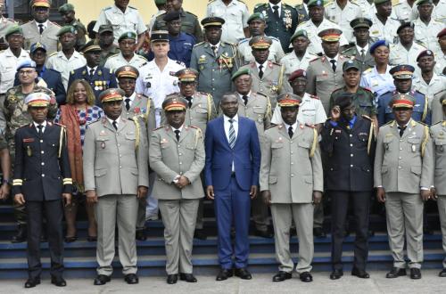 Kinshasa : 69 officiers obtiennent leurs diplômes de commandement militaire et d'État-Major des FARDC