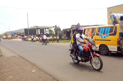 Goma : le maire policier annonce la récupération 12 motos des mains des présumés criminels depuis la décision de limiter la circulation à 18 heures 
