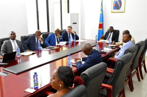 Kinshasa : Réunion d'évaluation du projet des batteries électriques au ministère de l'industrie