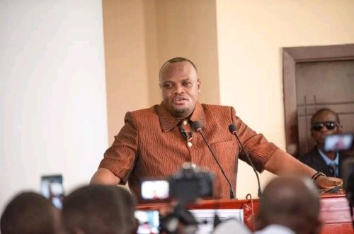 Kinshasa : Prétendu accord entre le nouveau gouverneur et un homme d’affaires, sa cellule de communication dément