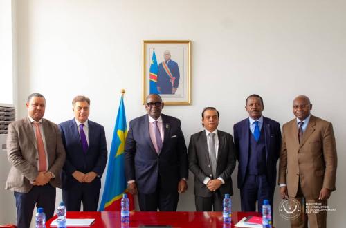 RDC : Singoma Mwanza conduit une délégation de la compagnie SYMBION auprès du Ministre de l’Industrie pour des projets d'industrialisation