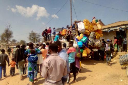 RDC : retour risqué des déplacés vers leurs villages malgré les combats entre les FARDC et M23