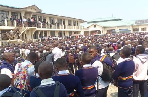 Les frais de confirmation des places dans les écoles privées, une charge financière pour les familles