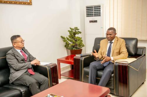 L’ambassade Chinoise promet d’accompagner le Gouvernement Congolais dans l’exécution des accords-cadres