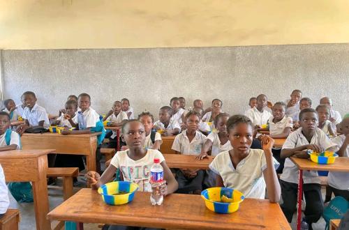 Le PAM lance l’alimentation scolaire à l’école d'Inye