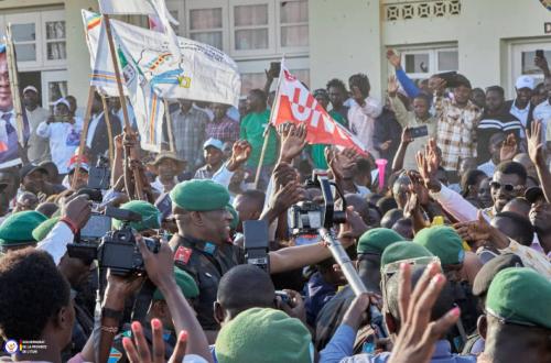 Un accueil digne d'un leader politique pour le gouverneur militaire Johnny Luboya