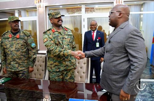 Le général Muhoozi Kainerugaba hausse le ton contre les Wazalendo et réaffirme son allégeance à Kagame