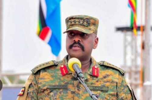 Muhoozi Kainerugaba à Kinshasa : l’inacceptable provocation d’un général sans doctrine militaire (Prof. Job Alain Alisa)