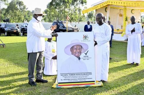 Élection présidentielle en Ouganda : Owobusobozi Bisaka et tout Kapyemi soutiennent la réélection de Museveni