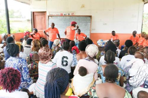 Des femmes d'Oïcha sensibilisées à l'allaitement maternel par « Care International »