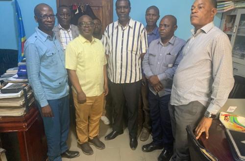 Projet de la Mini-centrale hydroélectrique à Beni : le député Baliesima Kadukima au côté de l'équipe du SENEN pour la rédaction du dossier