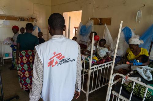Sud-Kivu : MSF soigne gratuitement près de 2 500 patients à Katana et Kalehe alors que la situation sécuritaire et humanitaire reste un cauchemard