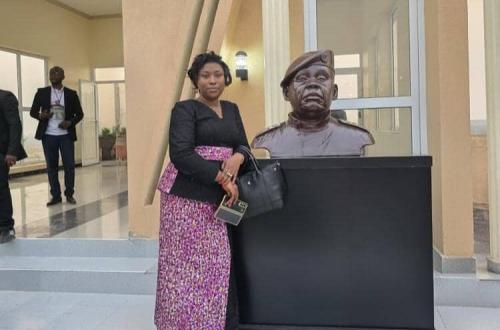 Kinshasa : la députée nationale Adèle Bazizane a rendu un dernier hommage solennel au Lieutenant-Général Peter Chirimwami