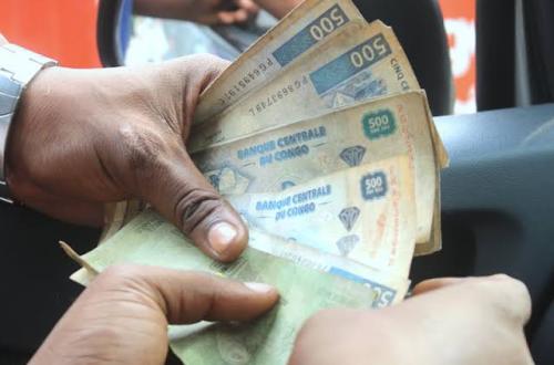 RDC : la carence des francs Congolais perturbe le flux commercial après la chute du taux de change