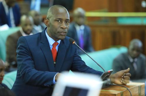 Tensions Ouganda–Kenya : Paulson Luttamaguzi alerte sur les risques sécuritaires pour les citoyens ougandais