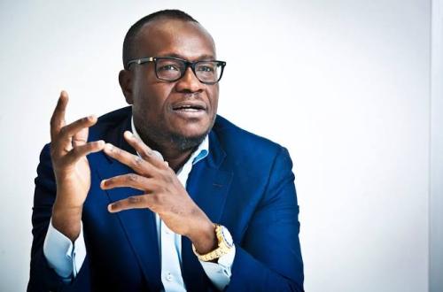 RDC : Delly Sesanga dénonce une « dérive autoritaire » après la suspension de plusieurs partis politiques