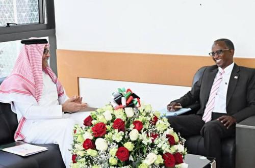 L'ambassadeur d'Arabie Saoudite rend une visite de courtoisie au nouveau directeur général adjoint pour les affaires du Moyen-Orient