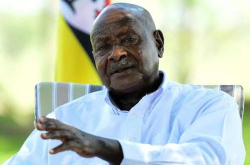 Yoweri Museveni propose une armée fédérale pour l’Afrique de l’Est
