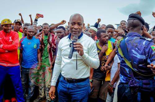 Sud-Kivu : le gouvernement provincial et la fondation « Denise Nyakeru » assistent les déplacés Congolais vivant au Burundi
