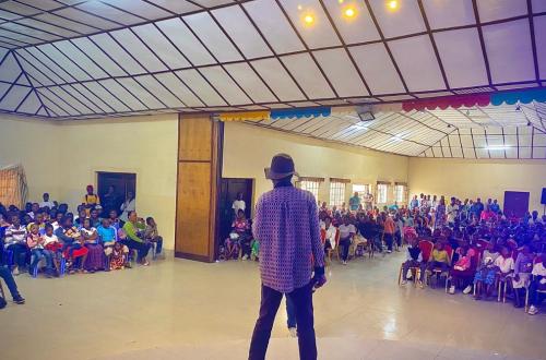 Goma : la troupe théâtrale « Baron » réussit un spectacle émouvant dédié à l’enfant Africain