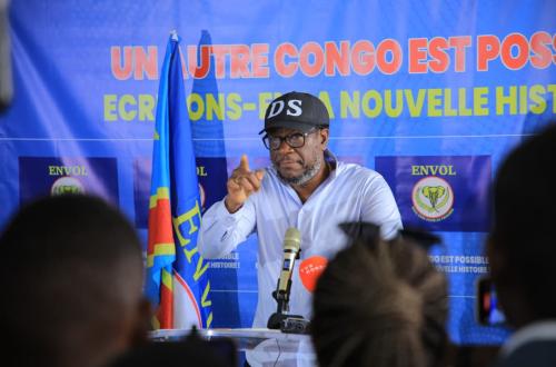 RDC : Delly Sesanga lance une offensive politique contre Félix Tshisekedi à l’approche de la fin de son mandat