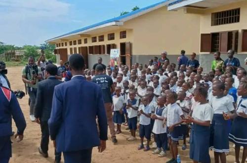 RDC : Kinshasa rend hommage aux enseignants de la Tshuapa et annonce des mesures d’urgence après des décès tragiques